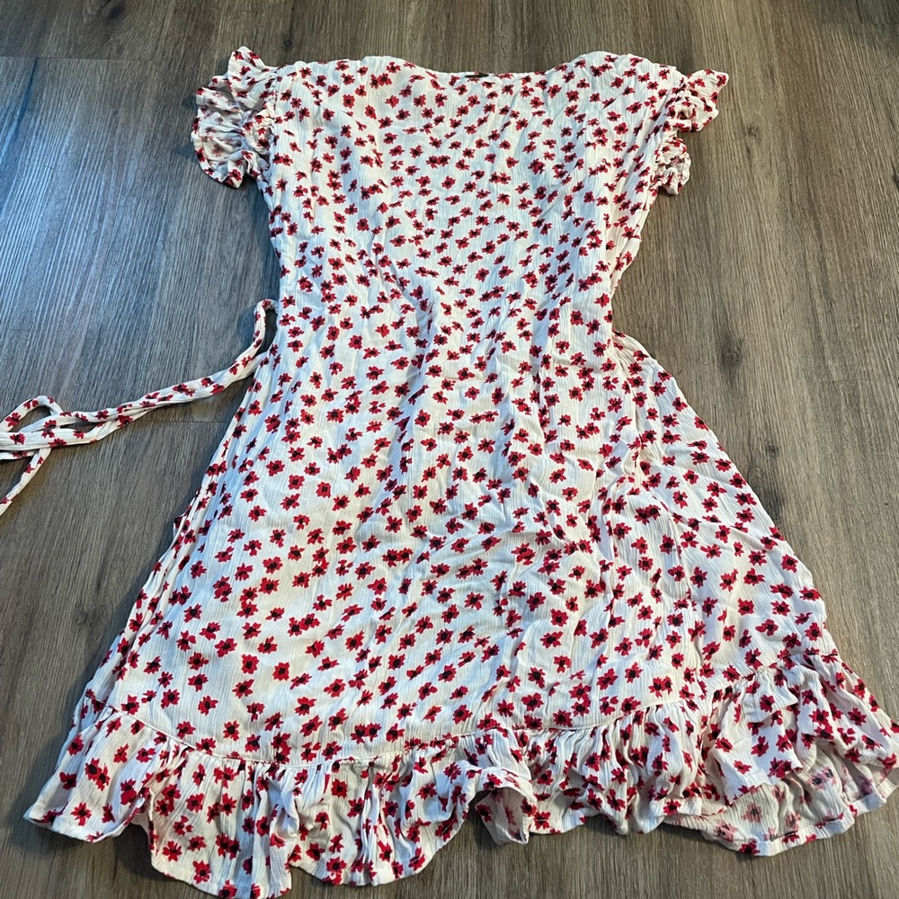 Red and White Floral Wrap Dress - Picture 3 of 4